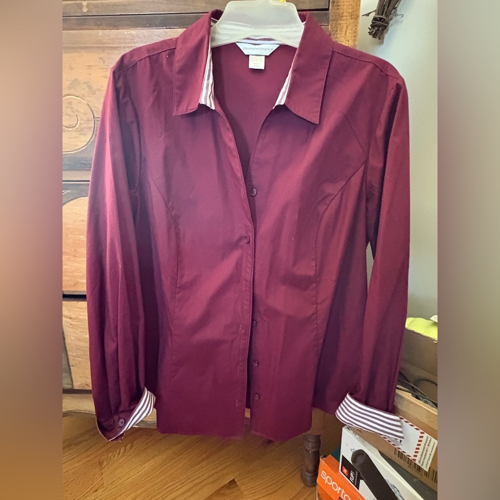 Button up blouse. - Picture 2 of 7